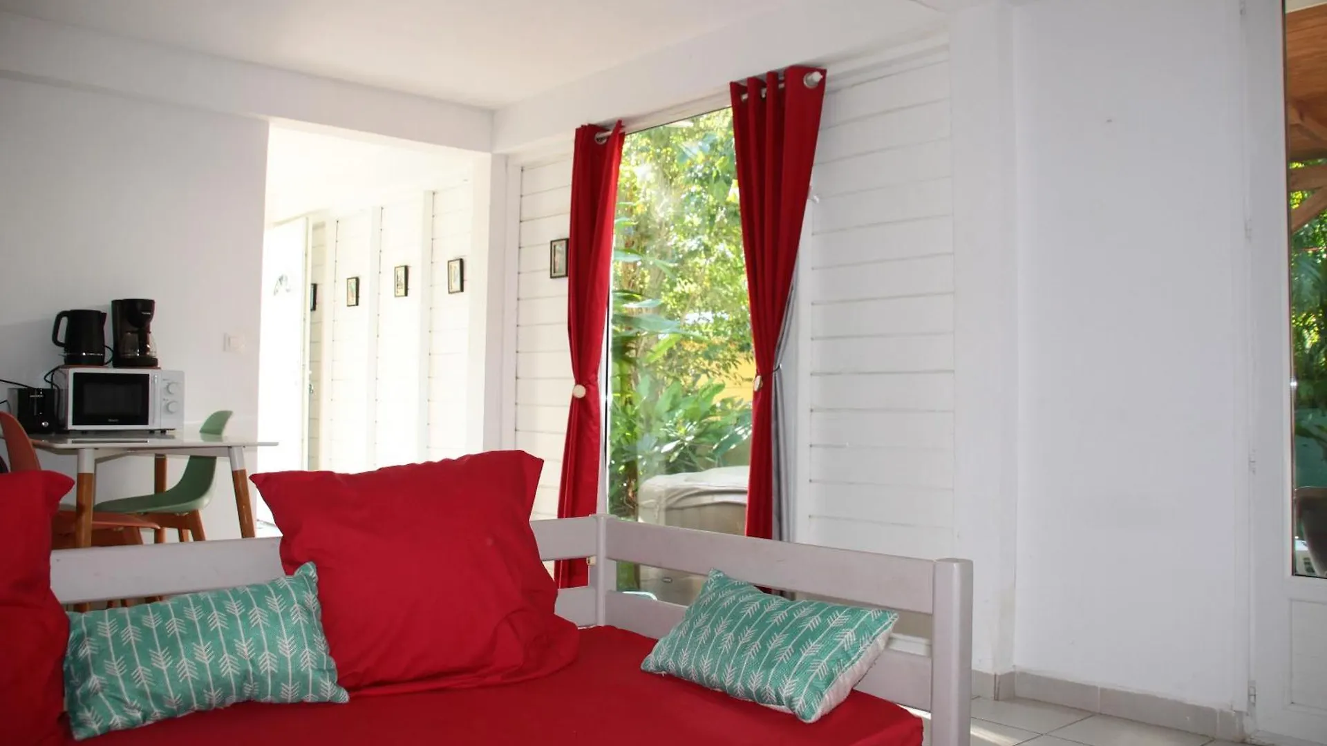 Location Beausejour Avec Jacuzzi Sainte-Anne Le Helleux Villa Feriehus